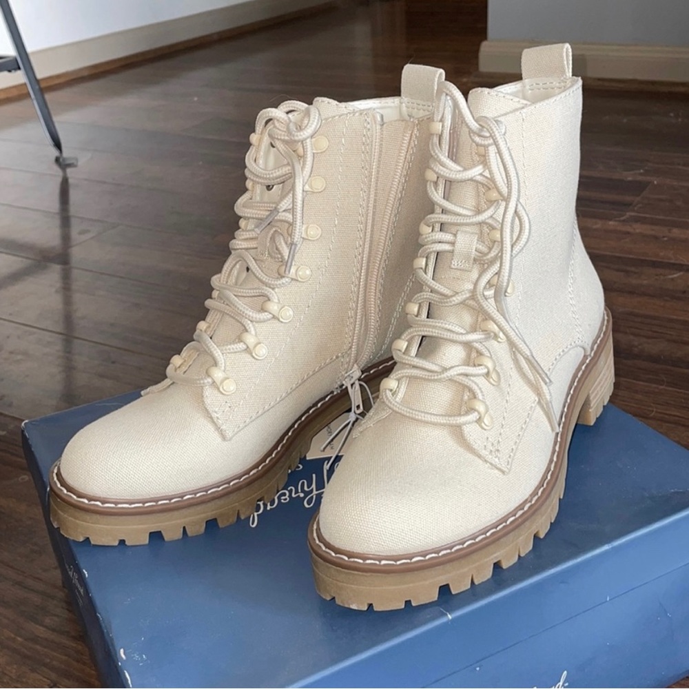 Combat boots